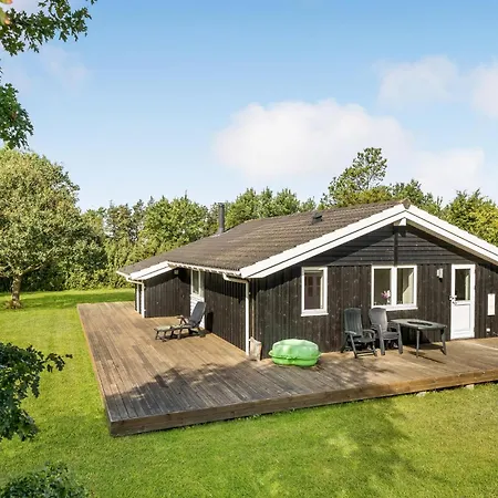 Vakantiehuis Two-bedroom In *